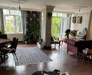 یک واحد آپارتمان 110متری