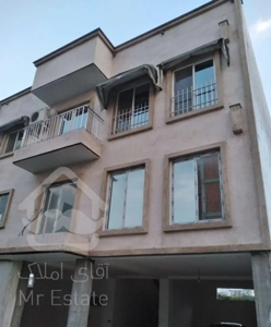 آپارتمان دو طبقه ۱۴۰ متری در زمین ۴۶۰متری با باغ