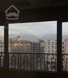 ۲۰۵متر۳خواب برند ۲پارکینگ دورمیدان (فایل اختصاصی)