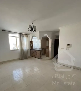 میدان مشاهیر ۶۲ متری ۴ واحدی