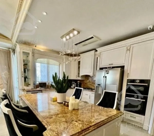 ٢٠٠متر مشرف به پارک /٥ساله/تکواحد