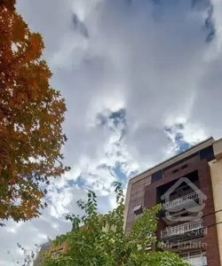 آپارتمان ۱۳۰ متر دو خواب رو به نما مجلل