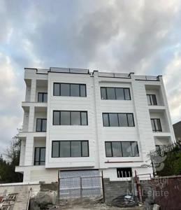 کلاردشت مرکز شهر آپارتمان کلید نخورده سند دار