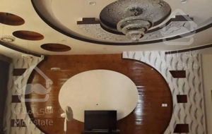 نصاب نصب کاغذ دیواری ‌و پوستر