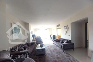 ۱۳۰متر/۳خواب/۵سال ساخت/جنوبی