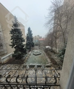 نیاوران شمال کاخ ۱۳۰ متر ۲ خوابه ویو حیاط مشجر