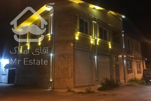 خانه ویلایی ۱۲۸ متر مغازه ۴۴ متر سند جدا