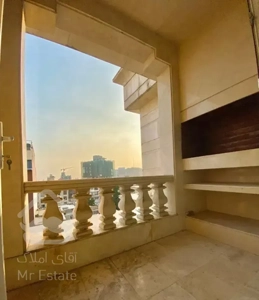 فروش ۲۰۵ متر/ طبقات بالا    نیاوران/مژده