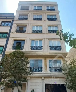 ۱۳۰متر،۳خوابه،نوسازکلیدنخورده