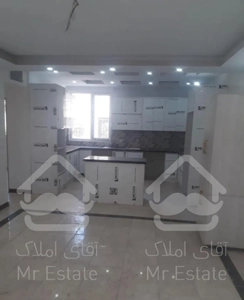 ۹۲متر در فرعی با پارکینگ