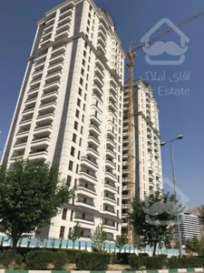 اپارتمان ۱۳۰ متری سه خوابه پیش خرید