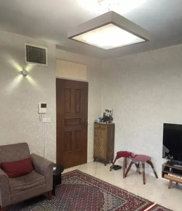 ۵۲ متر  نور گیر عالی