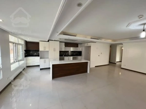 124 متر دریاچه چیتگر