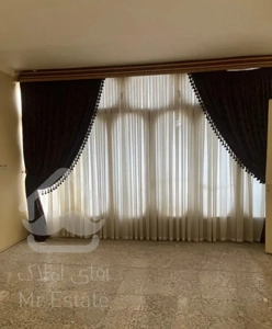 واحد ۱۰۰متری قدیمی ساز خیابان محمودی خ مهاجر