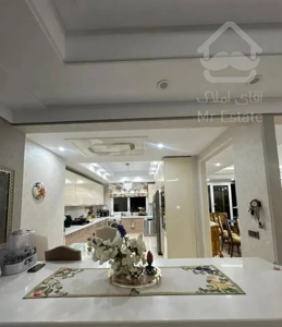290متر 4خواب 2مستر فرمانیه شرقی / 2پارکینگ/طبقه 8