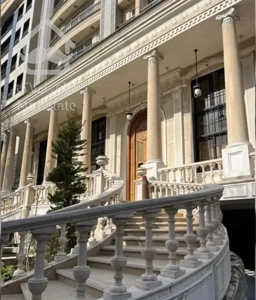 سعادت آباد 153 متر 2پارکینگ top Location فول