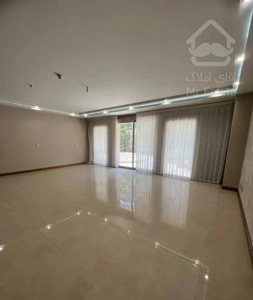 *مشتاق اول۱۳۵متر۳خواب ویو سبز *