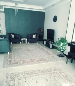 ۹۰ متر/۲ خواب/ پارکینگ و انباری/سالن پرده خور