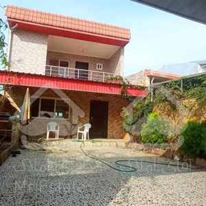 ویلای دوبلکس  واقع در بافت شهری جاده کناره