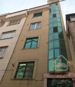 ۵۳ متر با نورگیر عالی