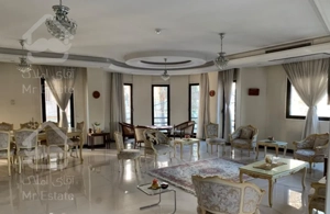 جمشیدیه ۲۳۵ متر ۳ خواب ۱۰ ساله