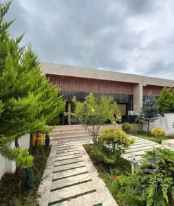 ویلا فلت جنگلی زیبا