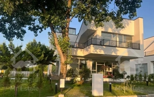 ویلا نما مدرن 760 متری هوشمند داخل استخر - -