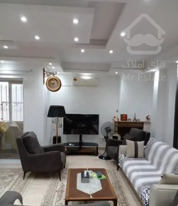 آپارتمان بسیار خاص دارای پارکینگ اختصاصی