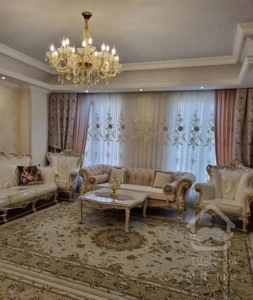 ۱۰۴ متر نورگیر خوش نقشه