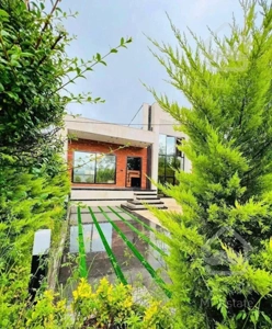 ویلا نیم پیلوت ۲۵۰ متری نوساز