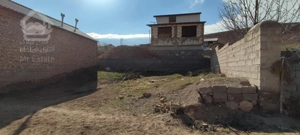 زمین زیر قیمت