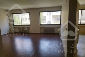 آپارتمان ۱۳۰متر سه خواب