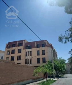 آپارتمان۱۴۲ متر/ مشاهیر