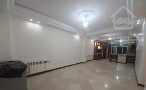 **آپارتمان ۹۰ متری طبقه اخر **