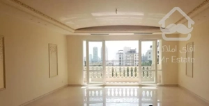 ۱۳۱ متر . ویو ابدی . ۶ ساله . طبقه چهارم . چهارباغ شرقی