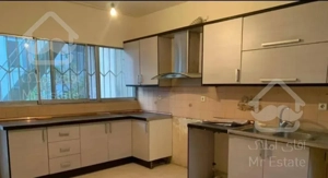 قیطریه ۲۴۰ متر ۳ خواب (چند قدمی پارک)