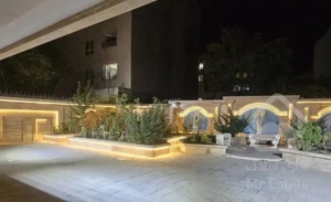 135 متری اول رحمانیه روبه خیابان ساختمان 3 نبش