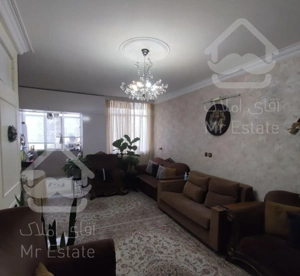 ۵۱ متر معلم خوش نقشه و نورگیر