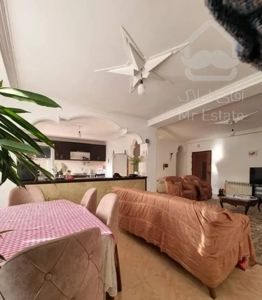 102 متری / خوش نقشه / نورگیر / تراس