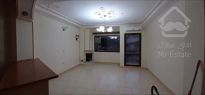 یک واحد آپارتمان، ۸۰ متری واقع در گلسرخی