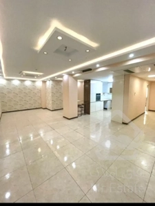 واحد ۹۸ متری جنت آباد مرکزی، باز سازی شوه فول امکانات ،آسانسور انباری بلکن پارکینگ سندی و.......