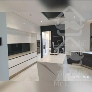 100 متری در فرعی دنج اختیاریه