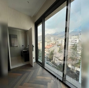 185 متر تاپ لوکیشن پاسداران