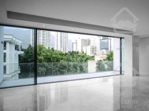 300 متر/ محله اعیان نشین / دروس