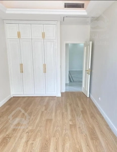 130 متر واحد کلید نخورده