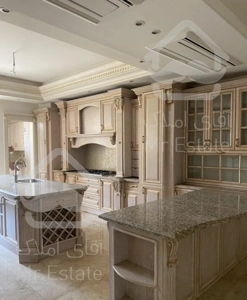 150 متری در پاسداران فرعی دنج و کم تردد