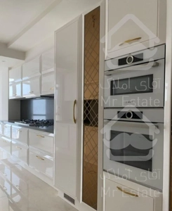 110 متری دولت غرق نور