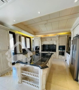 آپارتمان ۲۱۱ متری برای اجاره در نیاوران