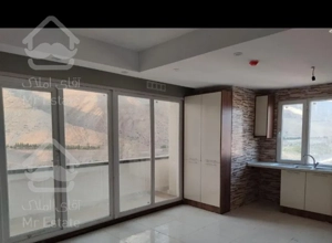 آپارتمان ۱۰۹ متری رهن و اجاره برج دریاچه چیتگر  فول دیزاین اکازیون