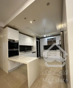 آپارتمان ۲۱۵ متری برای اجاره در نیاوران